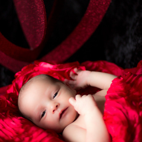 photo newborn baby valentines day